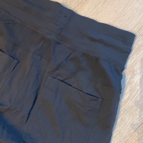 lululemon Street to Studio Pant II Unlined 27.5" Deep Coal Sz4 - Picture 5 of 11